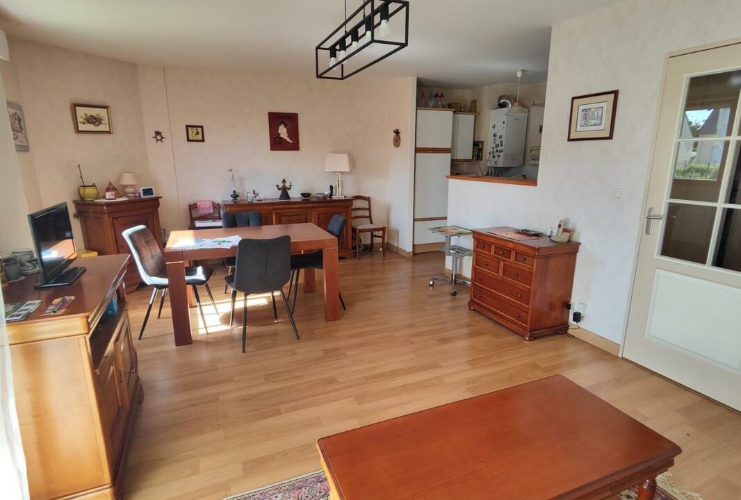 LA2773-ELYSEEGALLIC-VG-05062025-023540-2