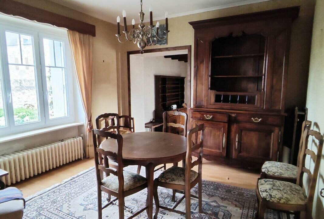 VM2115-ELYSEEGALLIC-VG-05062025-023541-2