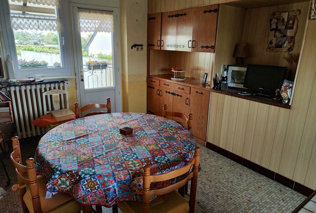VM2115-ELYSEEGALLIC-VG-05062025-023541-9