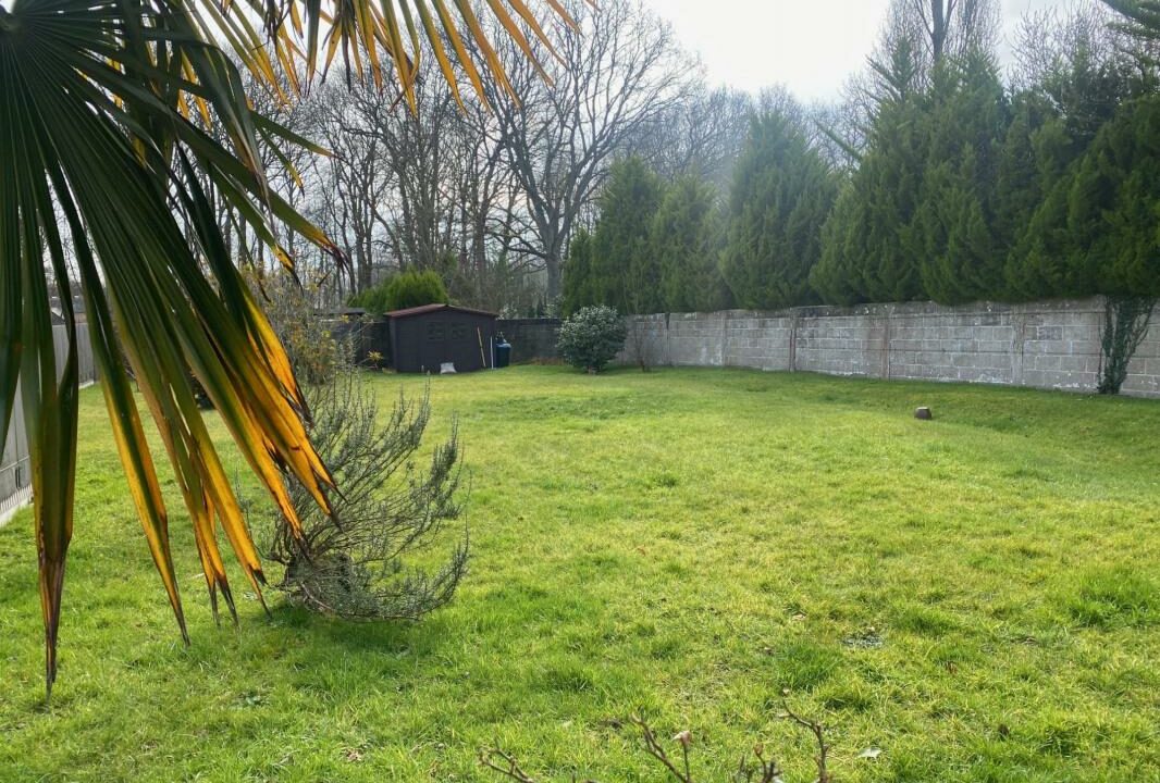 VM2317-ELYSEEGALLIC-VG-12062025-152532-8