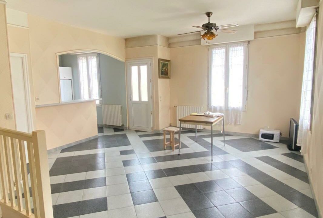 VM2345-ELYSEEGALLIC-VG-12062025-152535-3