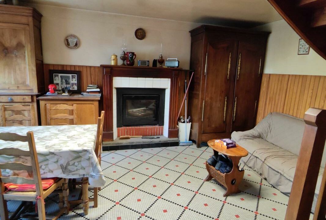 VM2379-ELYSEEGALLIC-VG-14062025-142545-3