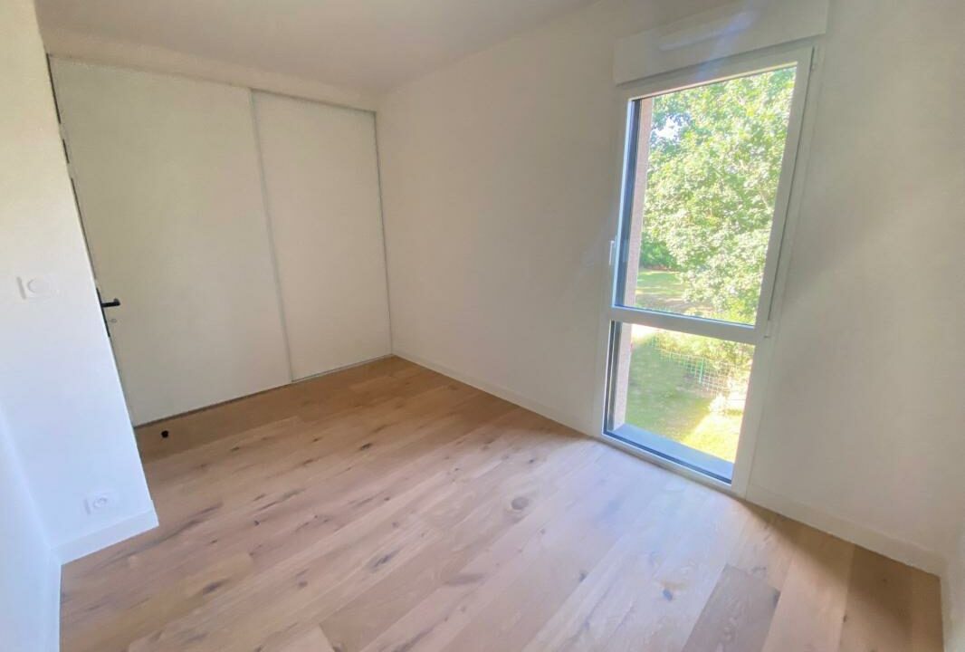VM2366-ELYSEEGALLIC-VG-29082025-023725-6