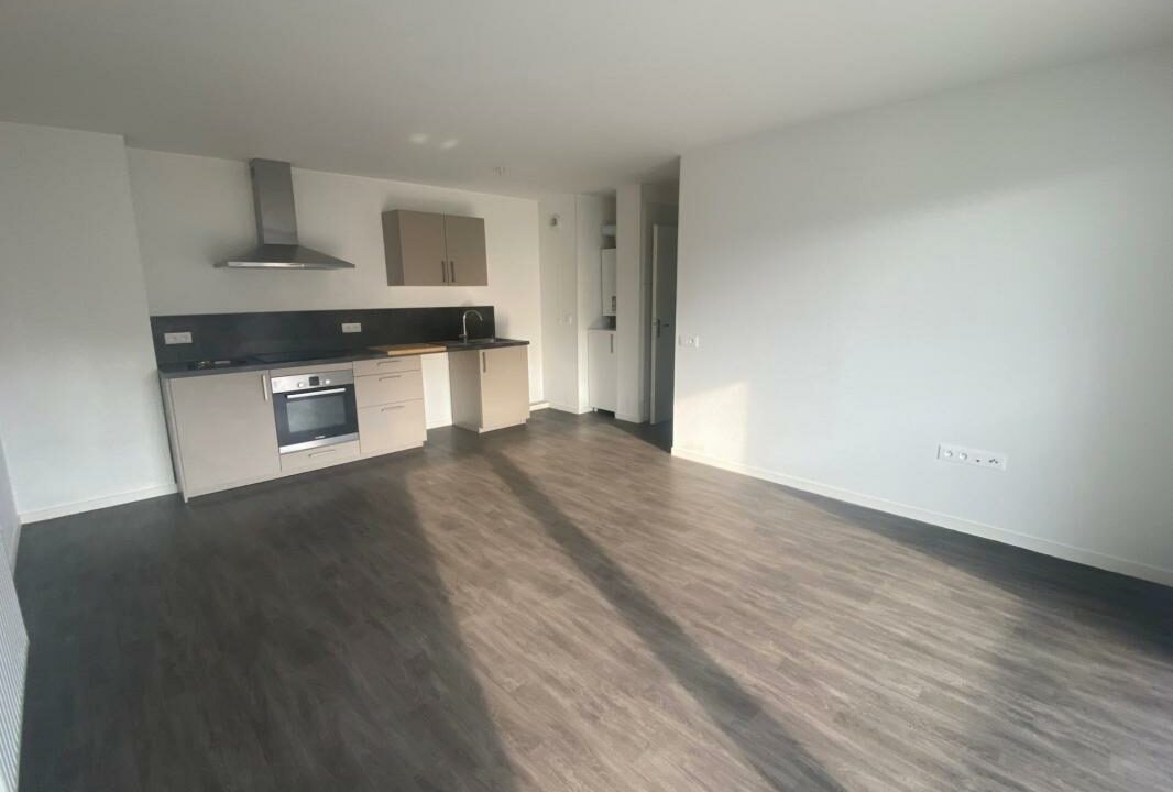 VA2786-ELYSEEGALLIC-VG-17092025-212235-1