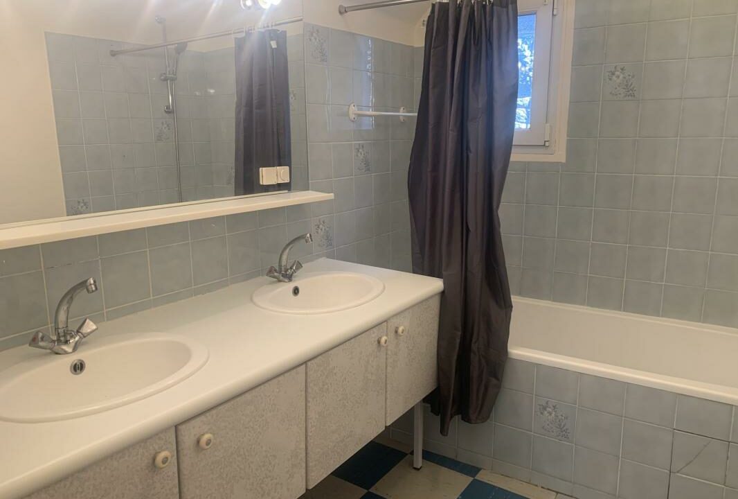 VM2360-ELYSEEGALLIC-VG-27092025-032827-8