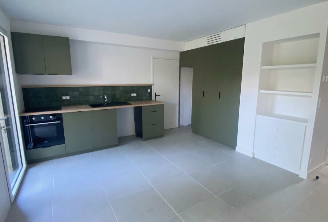 VM2366-ELYSEEGALLIC-VG-30092025-032212-1