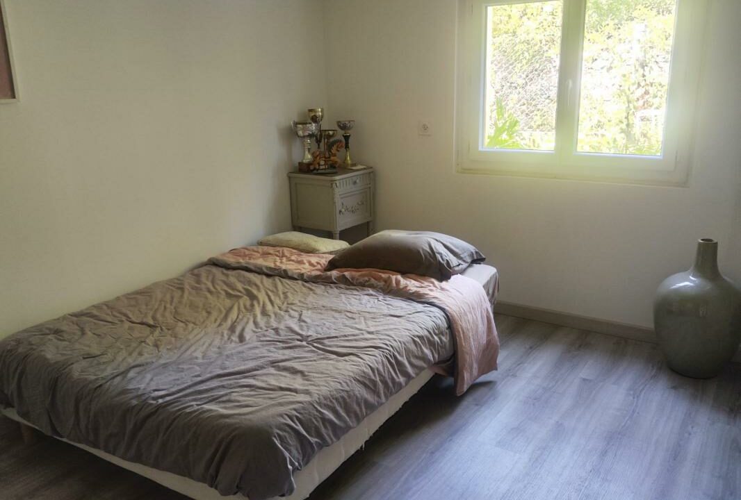 VM2387-ELYSEEGALLIC-VG-27092025-032830-4