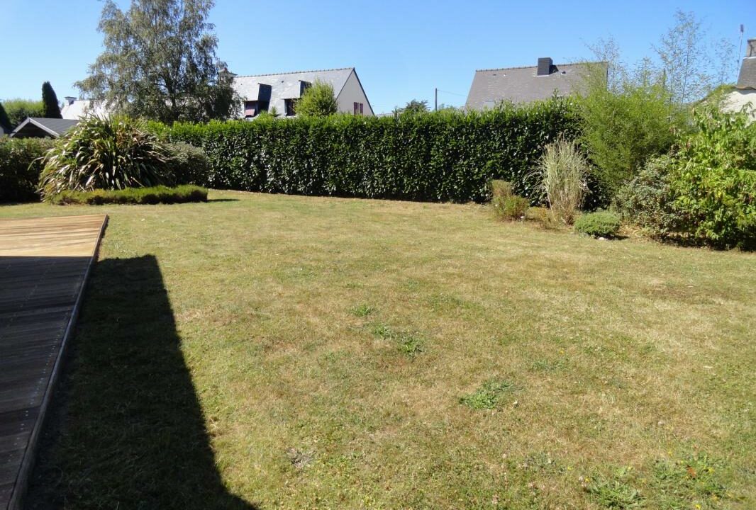 VM2409-ELYSEEGALLIC-VG-04092025-030115-3
