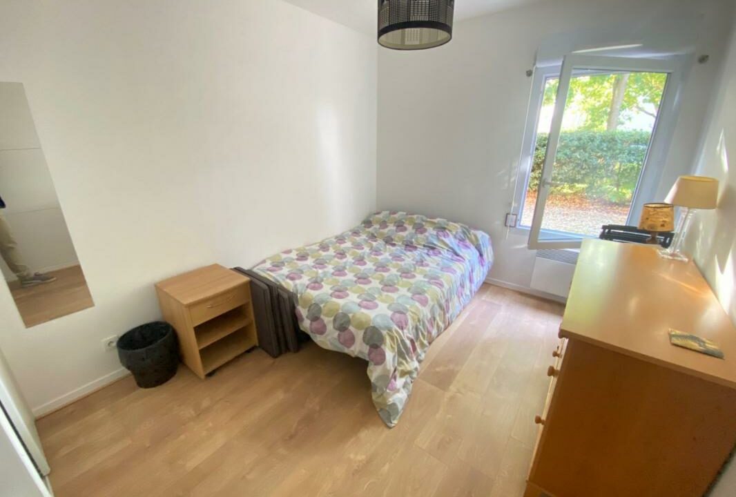 VA2832-ELYSEEGALLIC-VG-09102025-155945-3