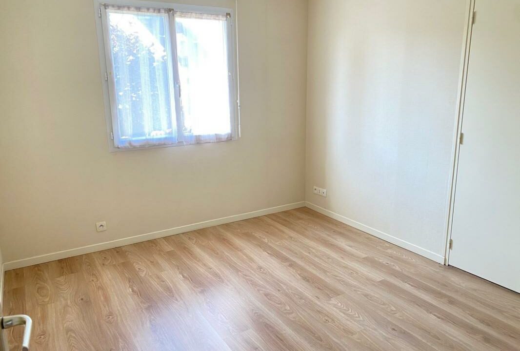 VM2409-ELYSEEGALLIC-VG-14102025-152820-4