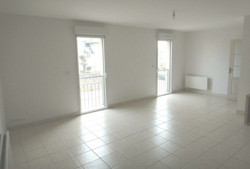 VA2830-ELYSEEGALLIC-VG-01112025-143953-2