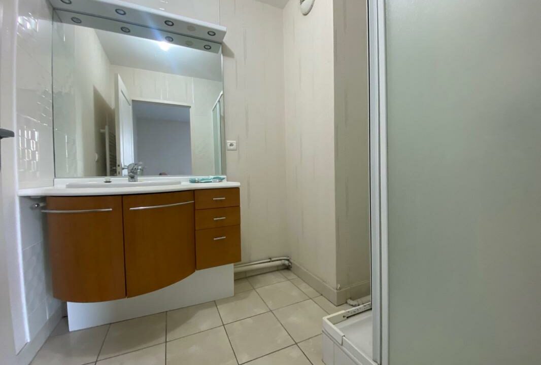 VA2830-ELYSEEGALLIC-VG-01112025-143953-4