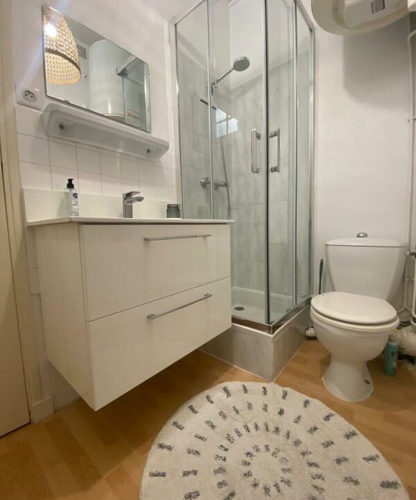 VA2849-ELYSEEGALLIC-VG-11112025-142518-4