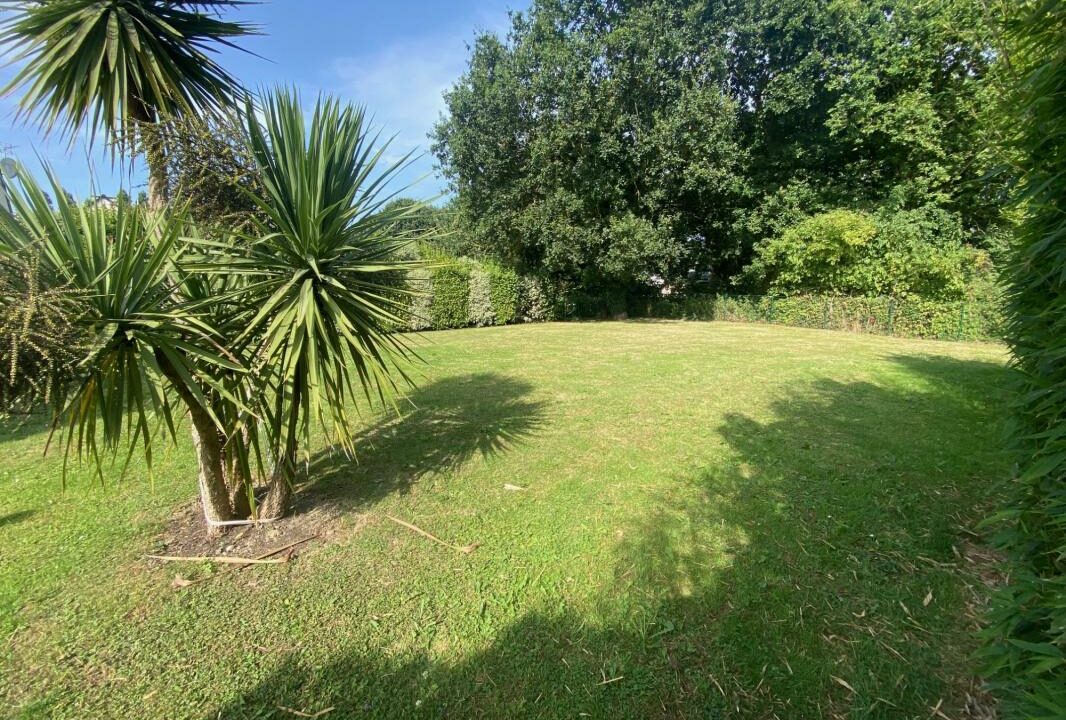 VM2433-ELYSEEGALLIC-VG-07112025-025043-11