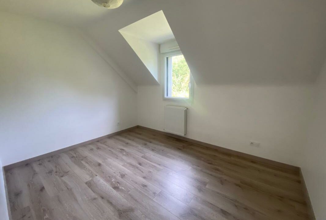 VM2433-ELYSEEGALLIC-VG-07112025-025043-7