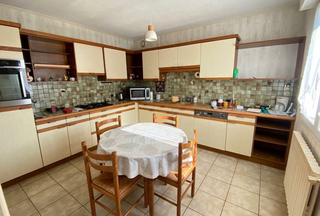 VM2442-ELYSEEGALLIC-VG-11112025-025408-2