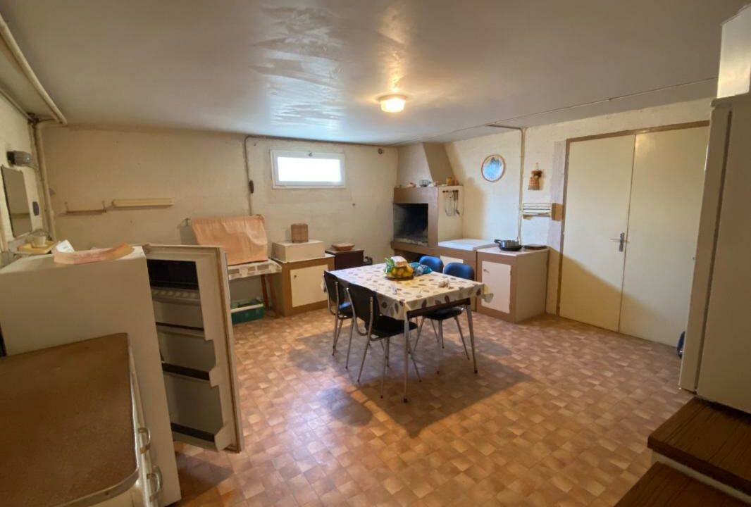 VM2442-ELYSEEGALLIC-VG-11112025-025408-9