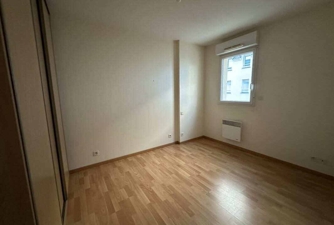 LA2821-ELYSEEGALLIC-VG-16122025-023941-5