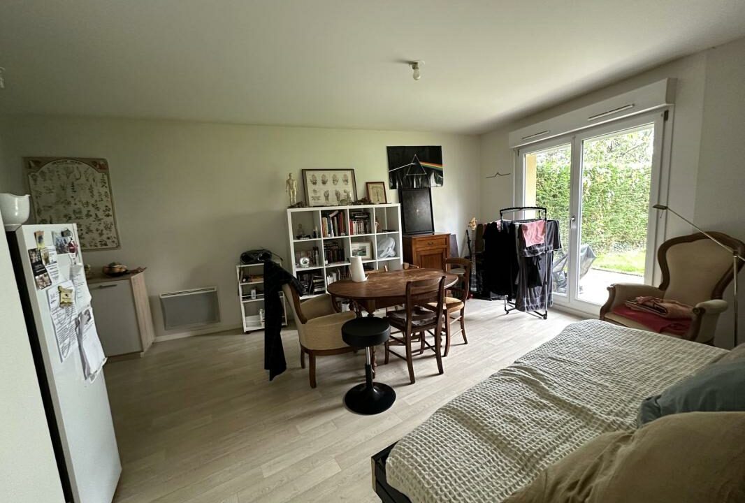 VA2795-ELYSEEGALLIC-VG-09122025-023156-1