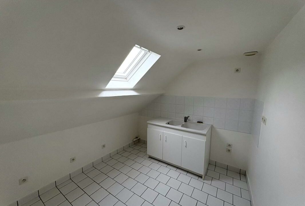 VA2856-ELYSEEGALLIC-VG-10122025-152752-4