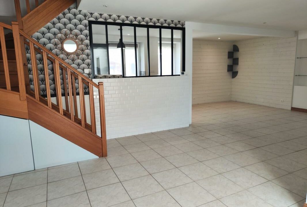 VM2269-ELYSEEGALLIC-VG-12122025-171947-3