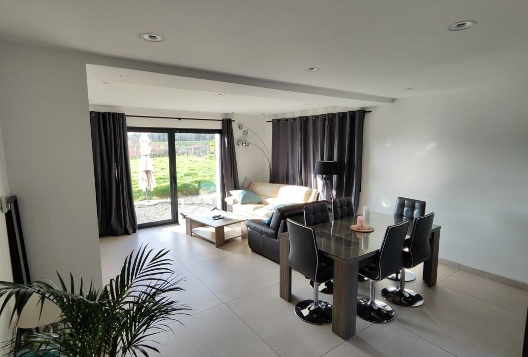 VM2309-ELYSEEGALLIC-VG-19122025-022801-1