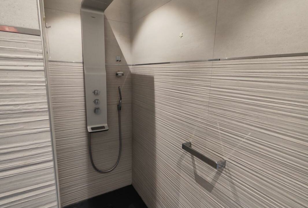 VM2309-ELYSEEGALLIC-VG-19122025-022801-4