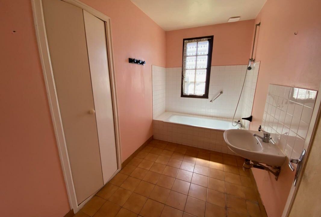 VM2378-ELYSEEGALLIC-VG-11122025-154446-4