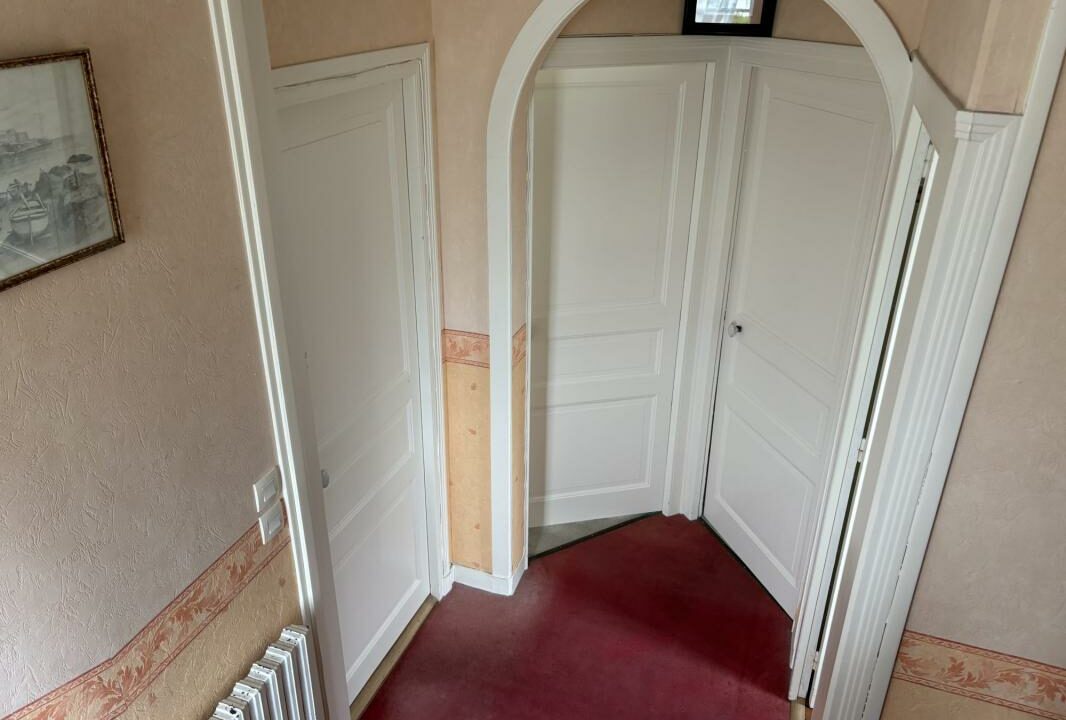 VM2401-ELYSEEGALLIC-VG-10122025-152755-11