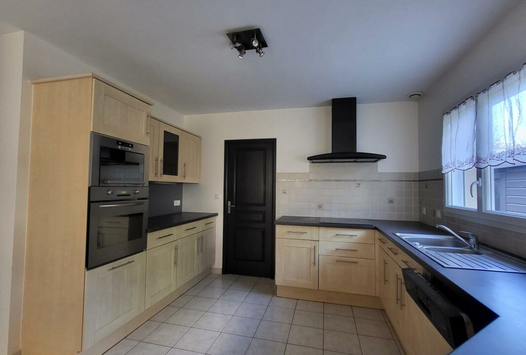 VM2456-ELYSEEGALLIC-VG-02122025-170946-3