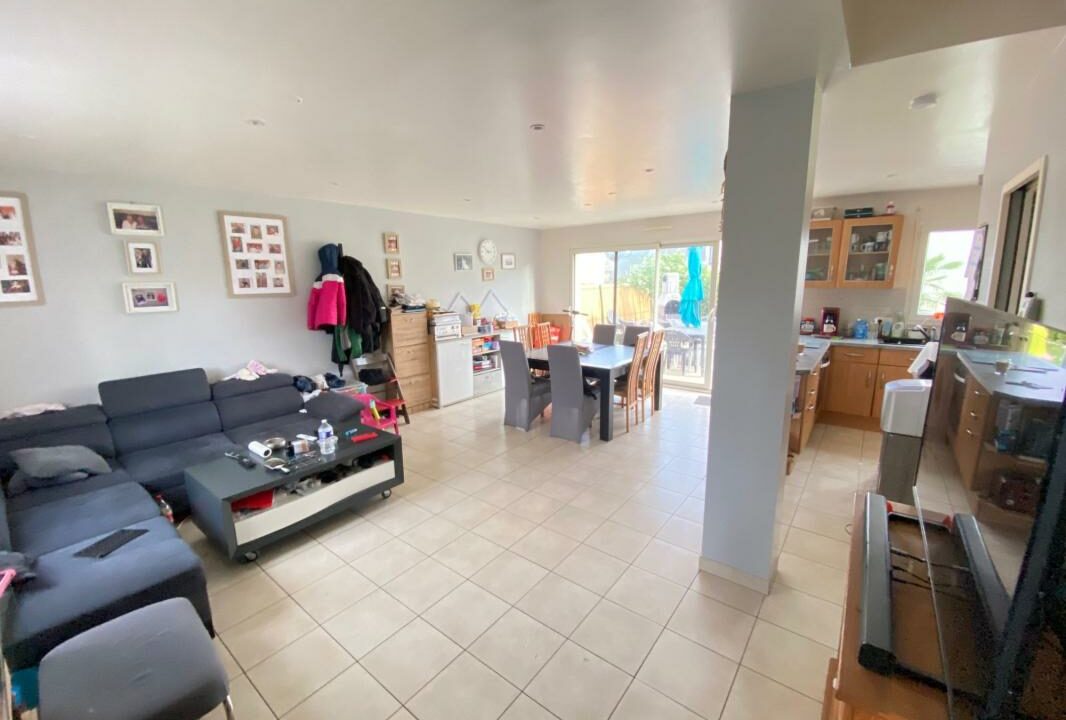 VM2459-ELYSEEGALLIC-VG-04122025-025302-1