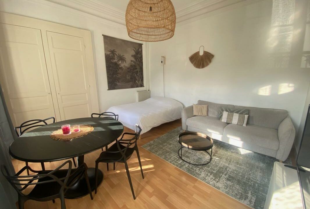 VA2849-ELYSEEGALLIC-VG-27012026-035256-3