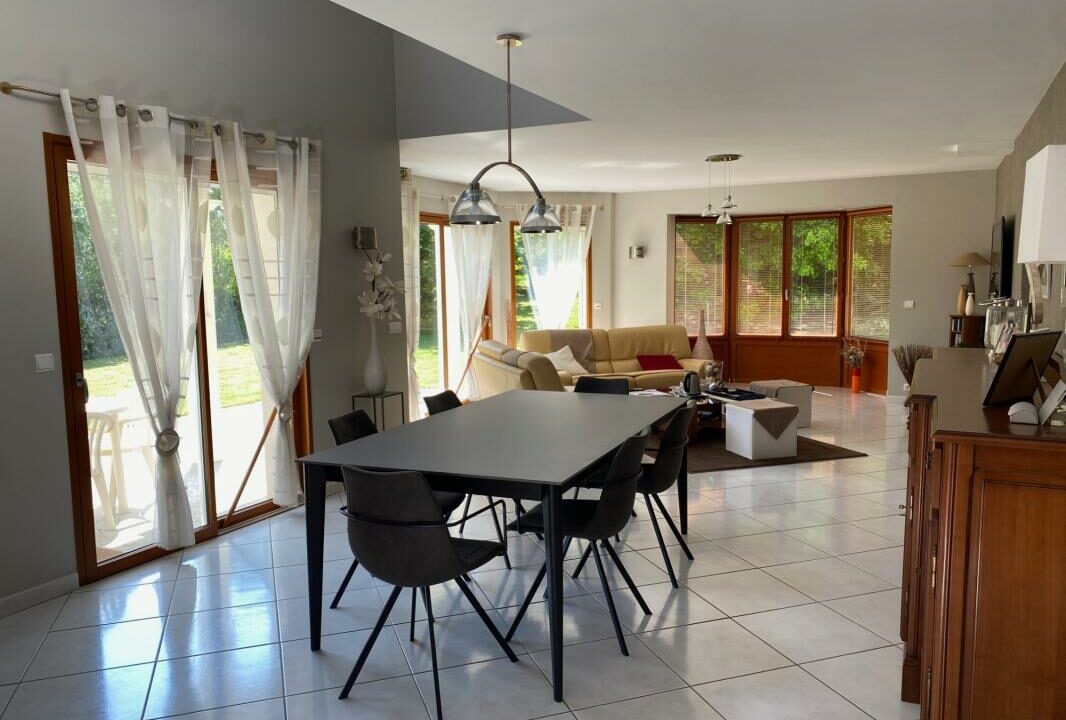 VM2196-ELYSEEGALLIC-VG-27012026-035313-1