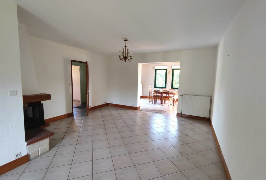 VM2376-ELYSEEGALLIC-VG-27012026-035342-4