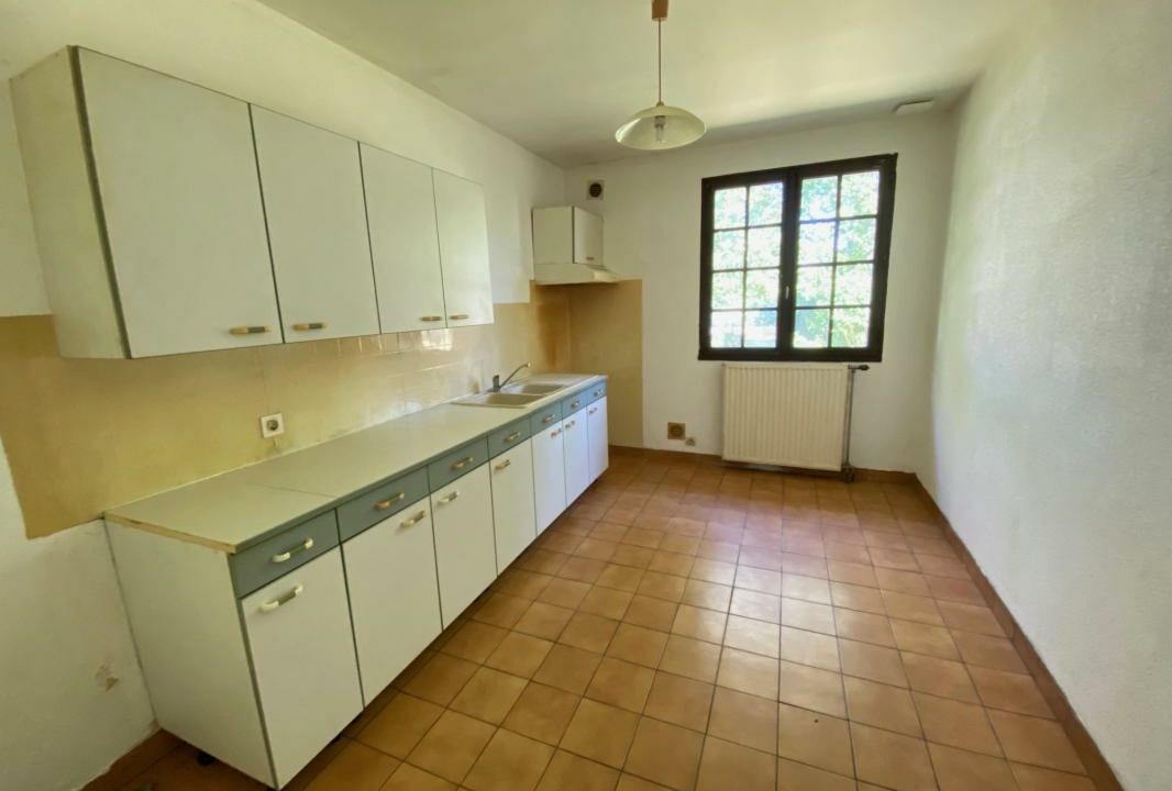 VM2378-ELYSEEGALLIC-VG-27012026-035345-2