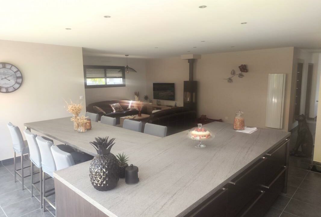 VM2381-ELYSEEGALLIC-VG-27012026-035349-8