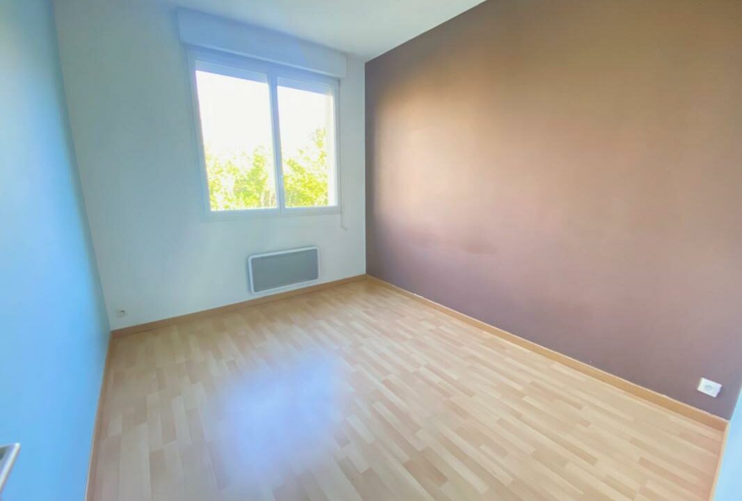 VA2870-ELYSEEGALLIC-VG-28022026-015839-6