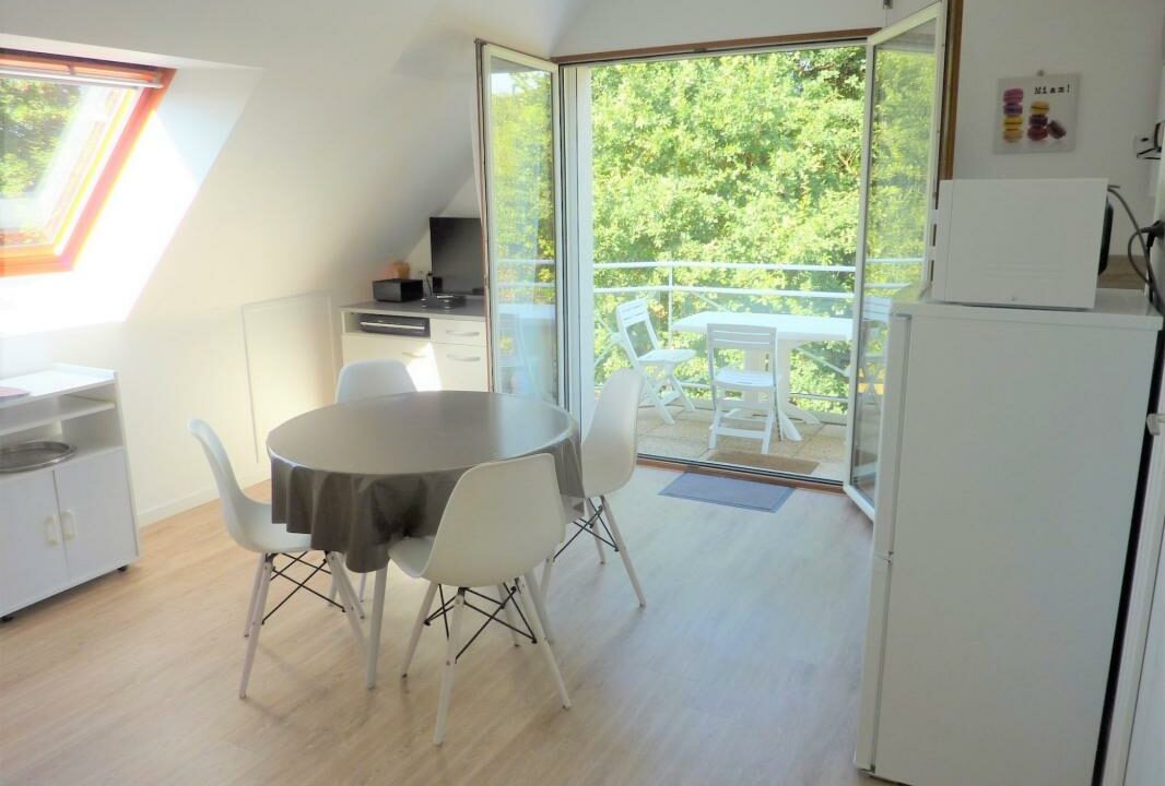 VM2196-ELYSEEGALLIC-VG-04022026-151016-5