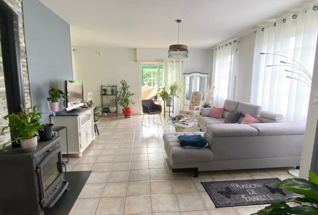 VM2445-ELYSEEGALLIC-VG-17022026-055135-1