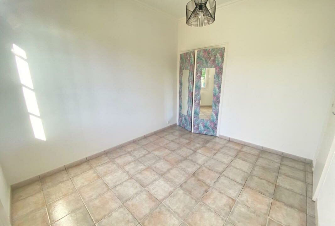 VM2445-ELYSEEGALLIC-VG-17022026-055135-7