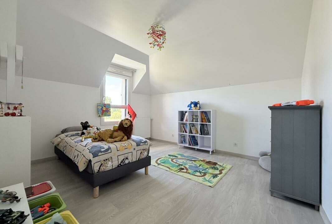 VM2487-ELYSEEGALLIC-VG-03022026-150745-7