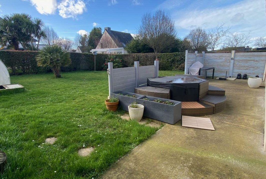 VM2506-ELYSEEGALLIC-VG-24022026-015248-7