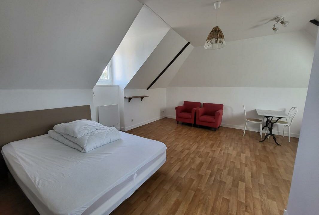 LA2689-ELYSEEGALLIC-VG-24032026-141255-1