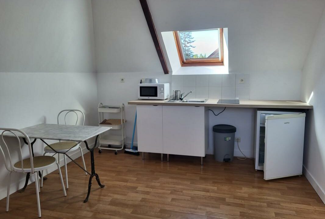 LA2689-ELYSEEGALLIC-VG-24032026-141255