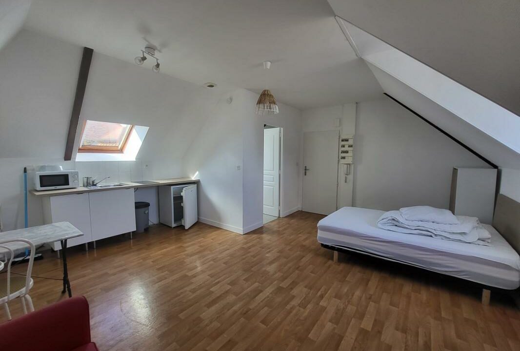 LA2689-ELYSEEGALLIC-VG-24032026-141255-2