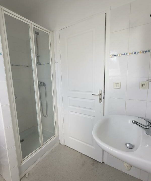 LA2689-ELYSEEGALLIC-VG-24032026-141255-3