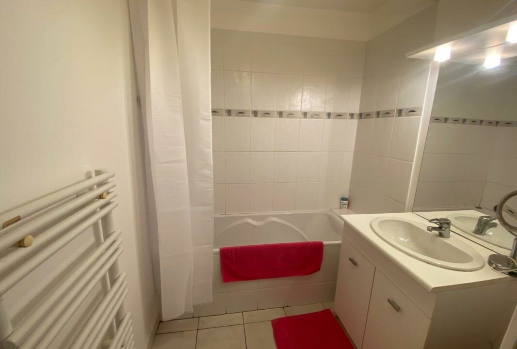 VA2832-ELYSEEGALLIC-VG-24032026-141258-6