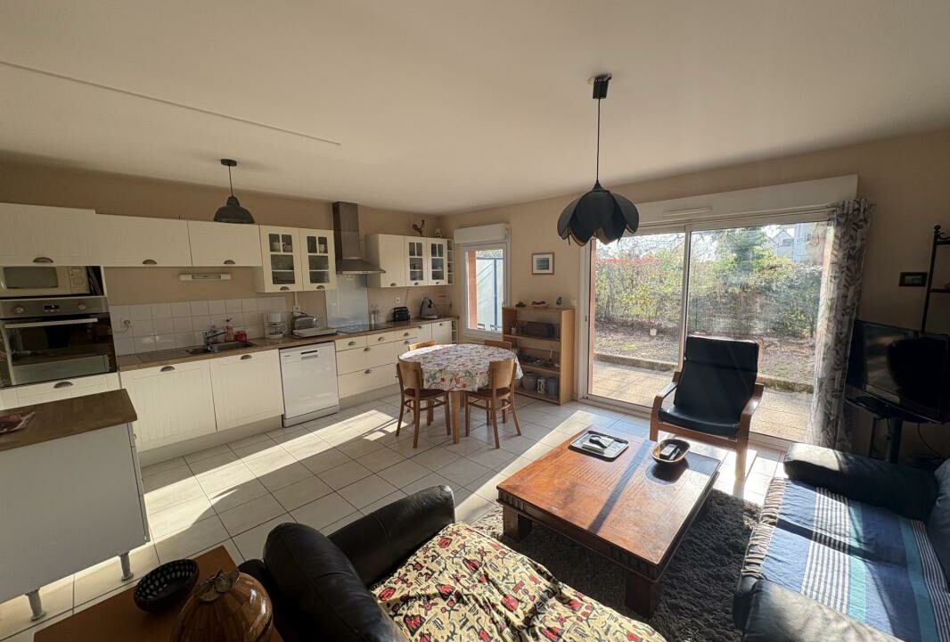 VA2832-ELYSEEGALLIC-VG-24032026-141258-7