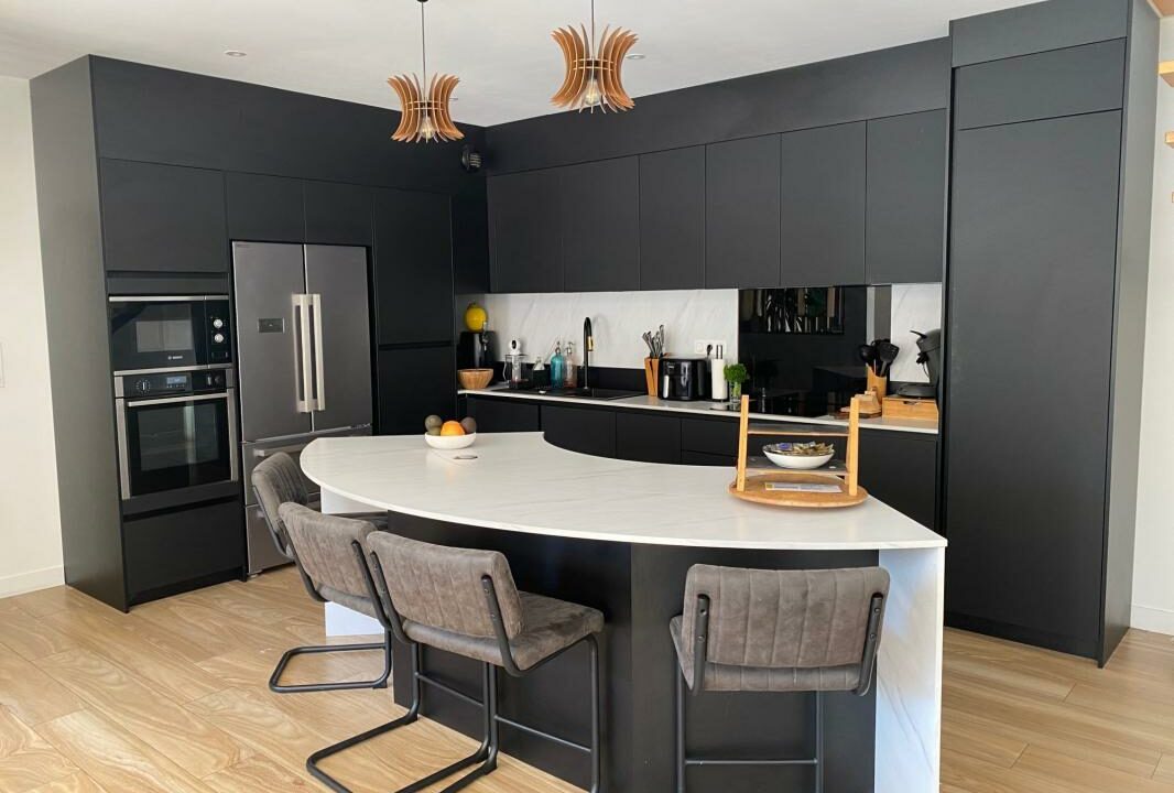 VM2312-ELYSEEGALLIC-VG-19032026-134804-1