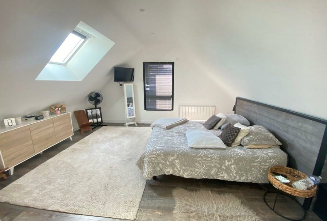 VM2312-ELYSEEGALLIC-VG-19032026-134804-10